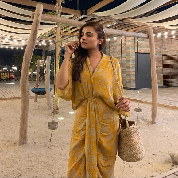 Mustard colored dress - Picture 4 of 5